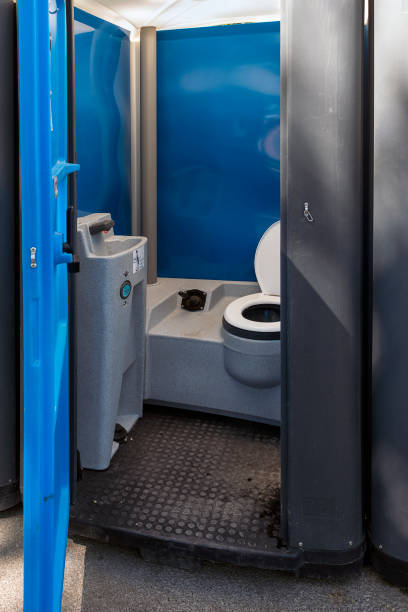 Best Emergency porta potty rental  in Waverly, IL